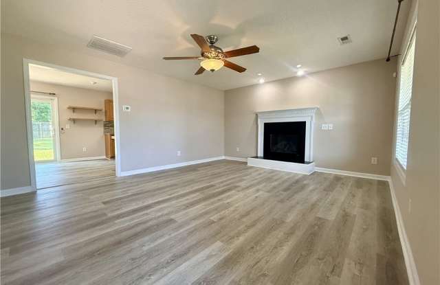 81 Essex Court W Gallery 3