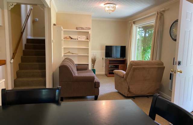 Long Beach Peninsula 2 bedroom Home w/ Hot Tub, Furnished MID-TERM photos photos