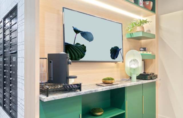 4513 North Clark photos photos