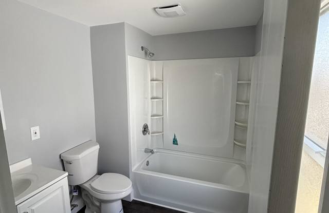 553 Farnsworth Avenue Gallery 2