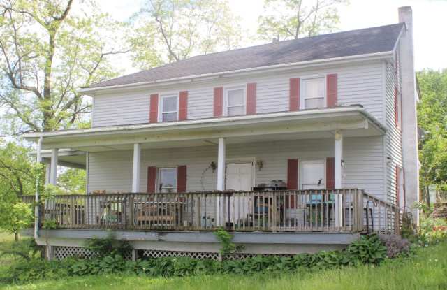 Single Family Farm House photos photos