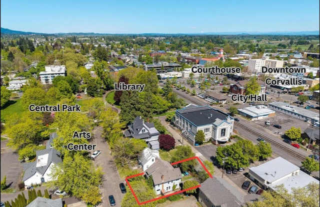 LOCATION MATTERS ~ 4 Bedroom + Bonus Room ~  Walking Distance to OSU Gallery 3