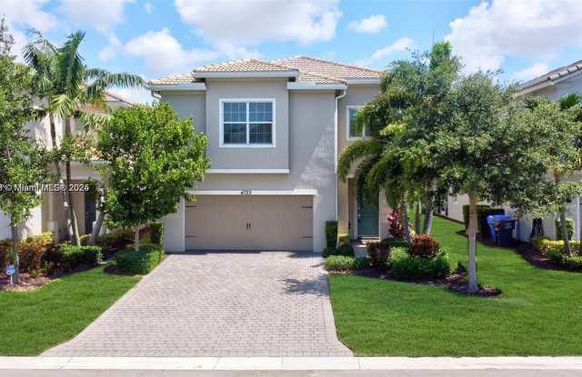 4729 Greenway Dr photos photos