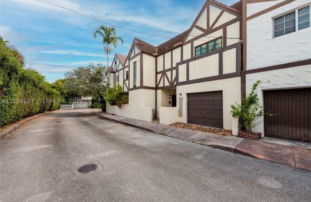 3621 VISCAYA CT Gallery 1
