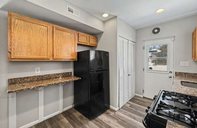 Refreshed 3BD 1BA Home with Parking! Gallery 3