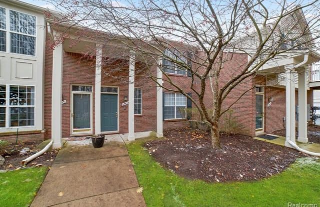 13463 FOREST RIDGE Boulevard - 13463 Forest Ridge Boulevard, Sterling Heights, MI 48313