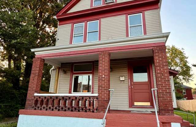 Large 5 bed home in Evanston! Available NOW!! Gallery 1