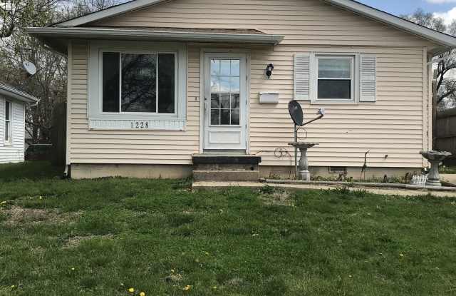1228 North Patton Street - 1228 North Patton Avenue, Springfield, IL 62702