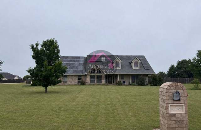 Spacious 4 bed 3 bath home! photos photos