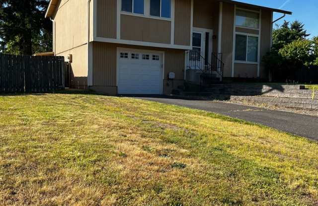 Quiet 3 bedroom, 1.5 bath and 1 car garage in Puyallup close to downtown! photos photos