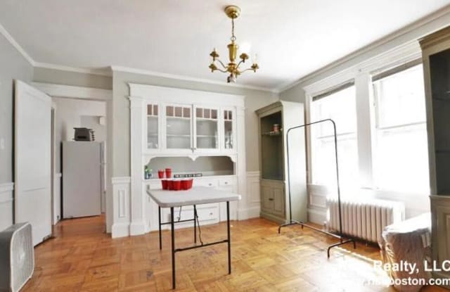 22 Crosby Rd. - 22 Crosby Road, Newton, MA 02467