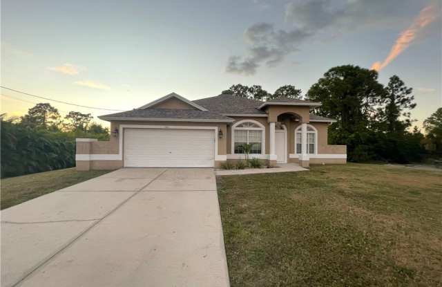 1611 Hines Avenue - 1611 Hines Avenue, Lehigh Acres, FL 33972