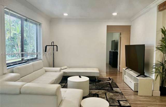 12040 N Miami Ave photos photos