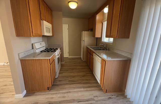 One story 2 Bedroom Duplex on Celeste and Oakdale Rd in Modesto Gallery 4