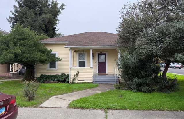 3 Bedroom 1.5 Bath Downtown Dixon *STAR RENTALS - 287 West Broadway Street, Dixon, CA 95620