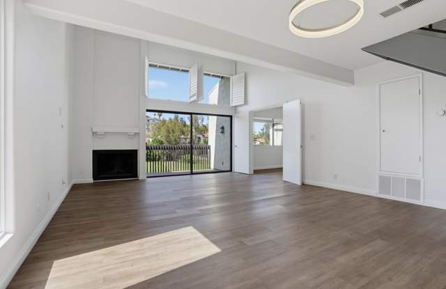 Beautiful Spacious Condo with Panoramic Views of the La Costa Golf Course!!! Gallery 1