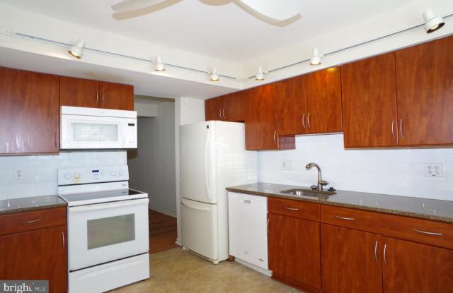 6510 YADKIN COURT Gallery 3