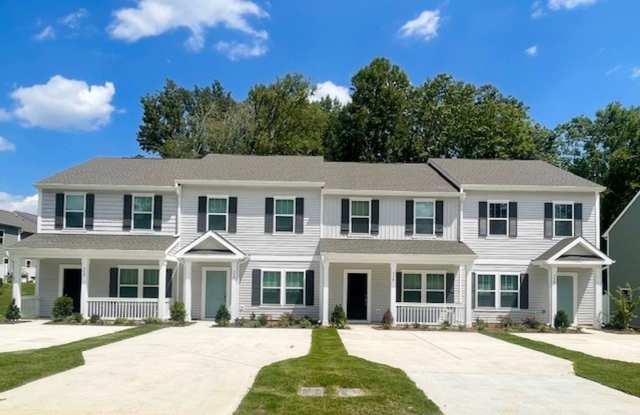 Available June 24th 3br 2.5 ba townhome in the Kincaid Commons community! Near I-85 and shopping! photos photos