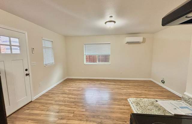BRIGHT AND CHARMING 1-BEDROOM NEAR DOWNTOWN SISTERS!! Gallery 4