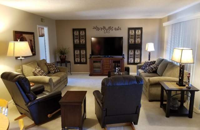 9739 W DESERT HILLS Drive Gallery 3