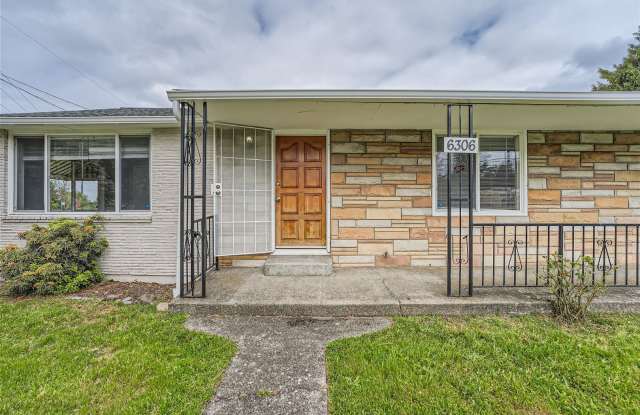 Charming and newly remodeled 4 bed x 2 bath home in upper Rainier Beach Neighborhood! photos photos