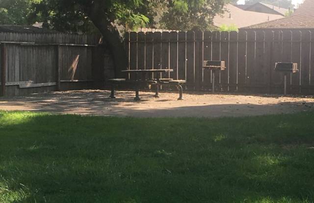 2 bed, one bath Duplex Private courtyard, Pool and Shared Laundry - 141 West Lassen Avenue, Chico, CA 95973