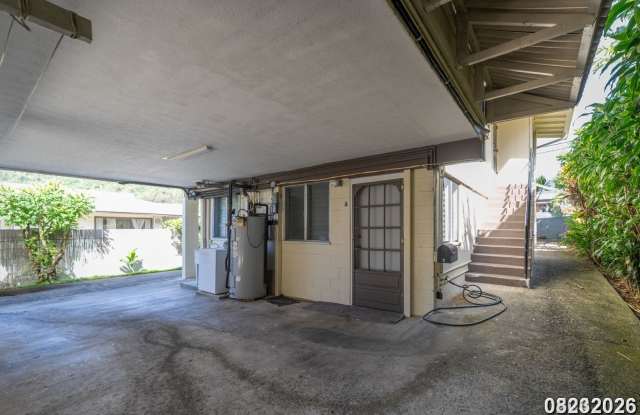 $2400 / 2 Bed / 1 Bath / 2 Parking IN KALIHI Gallery 3