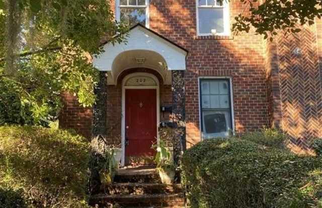 202 E 44th Street - 202 East 44th Street, Savannah, GA 31405
