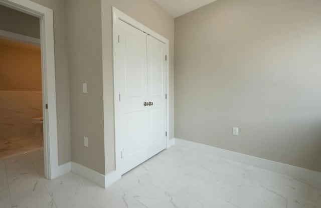 242 Beacon Ave Gallery 4