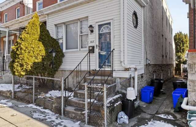307 ROXBOROUGH Avenue Gallery 3