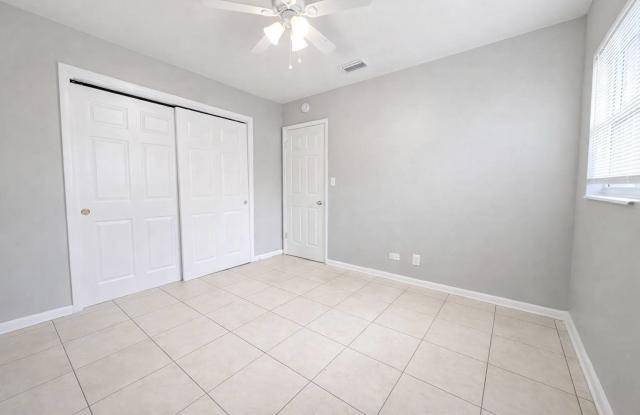 3707 E North Bay St Gallery 4