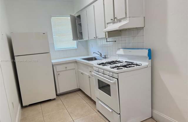 4300 SW 67th Ave photos photos