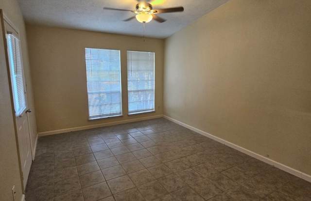 Conveniently Located Near Shopping, Dining Entertainment! Close to Tyndall AFB!! Gallery 2