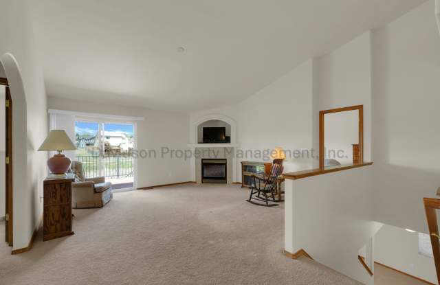 Beautiful 4 Bedroom House in Northeast Colorado Springs Gallery 3