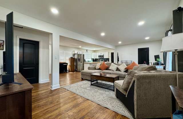 854 Lupton Dr. - Furnished Mid/Long Term 3 bed/3 bath Rental Home in Red Bank! $3,600/mo. | Utilities Included Gallery 4