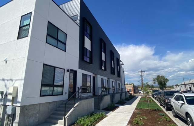 Newer Build Near Light Rail with Mountain Views photos photos Newer Build Near Light Rail with Mountain Views photos photos