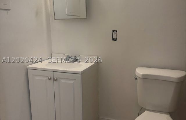 1180 NE 160th Ter Gallery 2