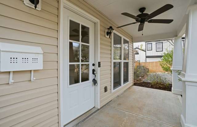 3 Bedroom Home with a deck in Plaza-Midwood! Gallery 4