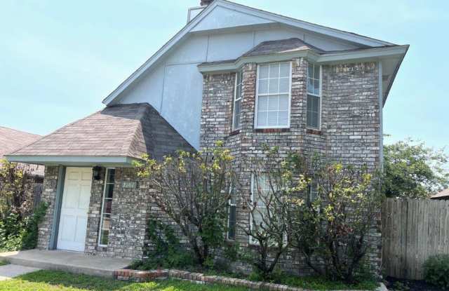 Rare 4 bedroom 2 bath in Moore Schools. 2 story , fenced yard! photos photos