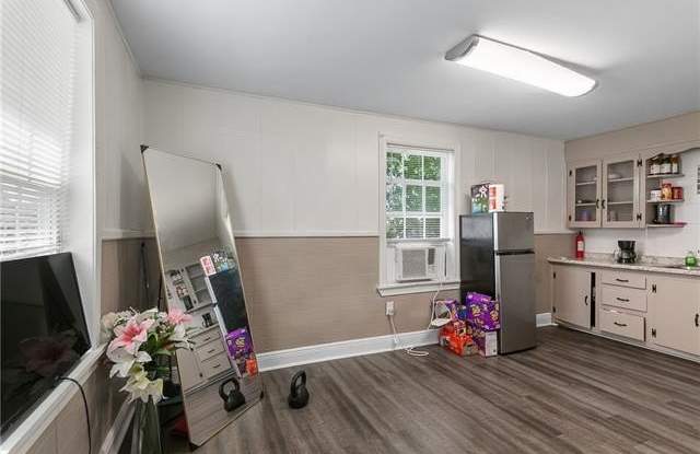 530 1/2 AVENUE D Gallery 3