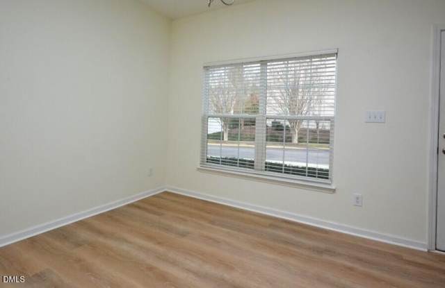 1326 Holly Grove Way Gallery 3
