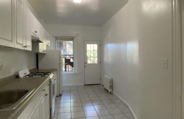 Nice large 3 bed in a prime spot in Allston. photos photos