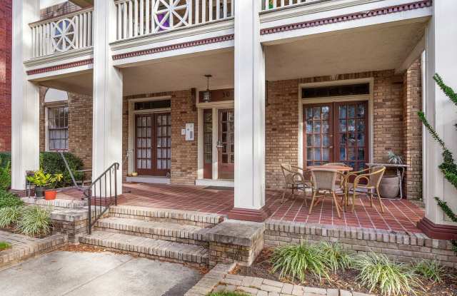 ADORABLE CONDO ON ARTHUR ASHE BOULEVARD Gallery 4