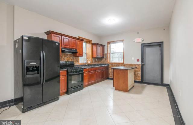 1330 W GIRARD AVENUE photos photos