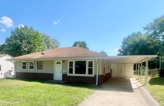 3 Bedroom 1 Bath conveniently located in Florissant!!! Presented by Tiffany Gerling's Team with The Hermann London Group - 1220 Saint Bernadette Lane, Florissant, MO 63031