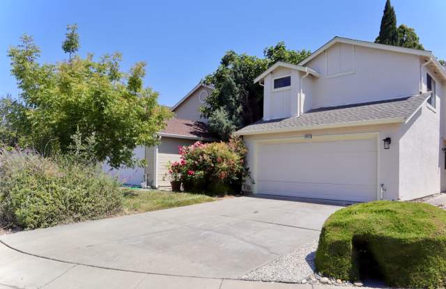 Spacious 2-Bedroom Home in Fremont – Beautiful Deck in Backyard! - 38828 Stonington Terrace, Fremont, CA 94536