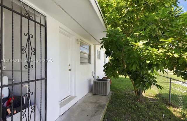 15741 NW 39th Ct Gallery 3