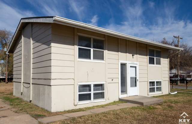 2975 N Salina Ct photos photos