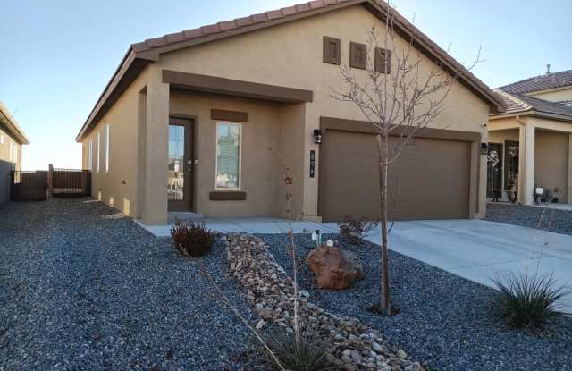 Beautiful 3 bedroom, 2 bathroom in Rio Rancho! Showings available NOW! photos photos