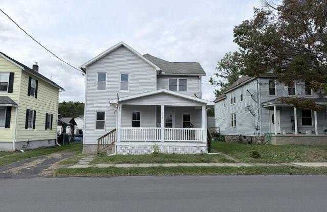330 Hickory Street Gallery 1